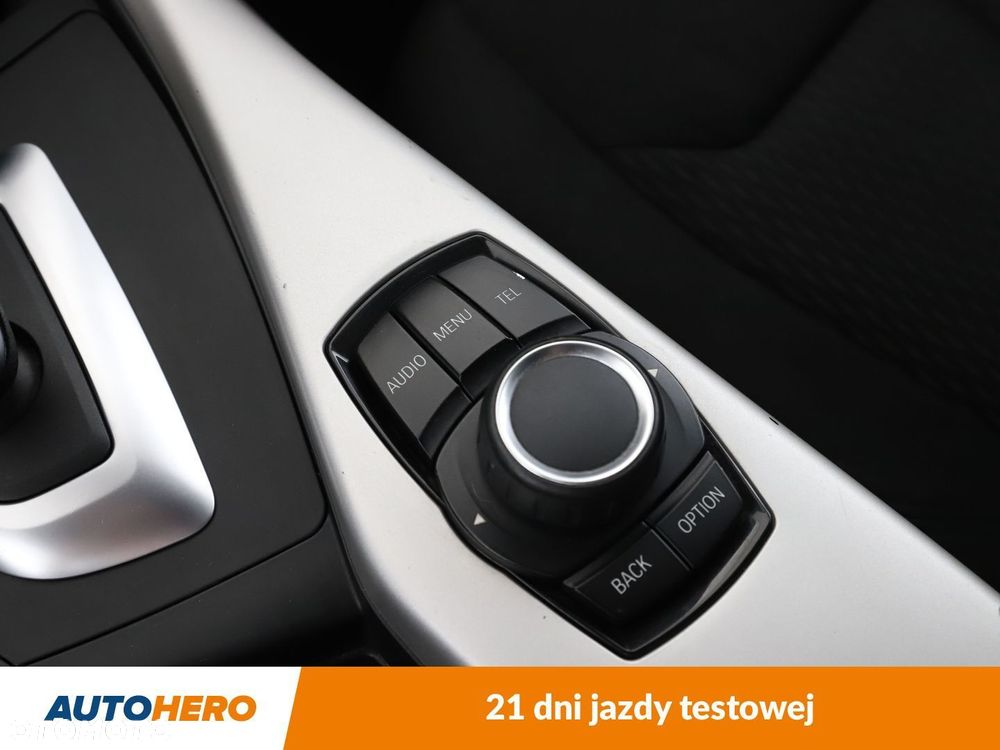 BMW Seria 1 - 25