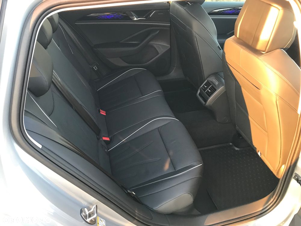 Volkswagen Passat - 27