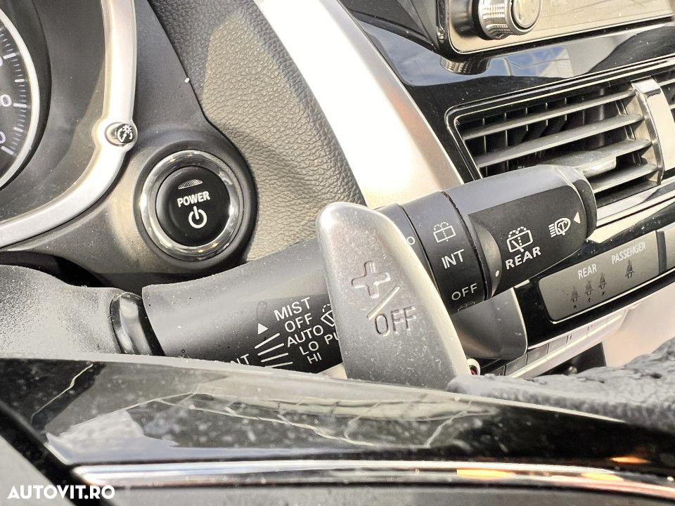 Mitsubishi Eclipse-Cross - 24