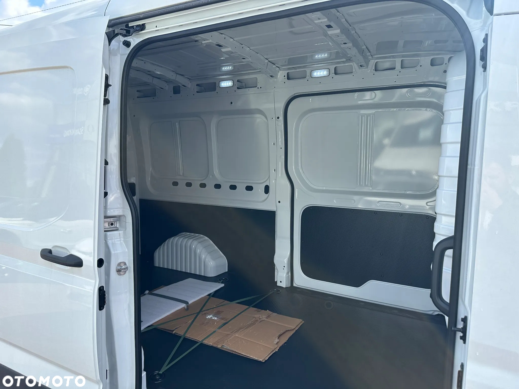 Maxus Deliver 9 - 5