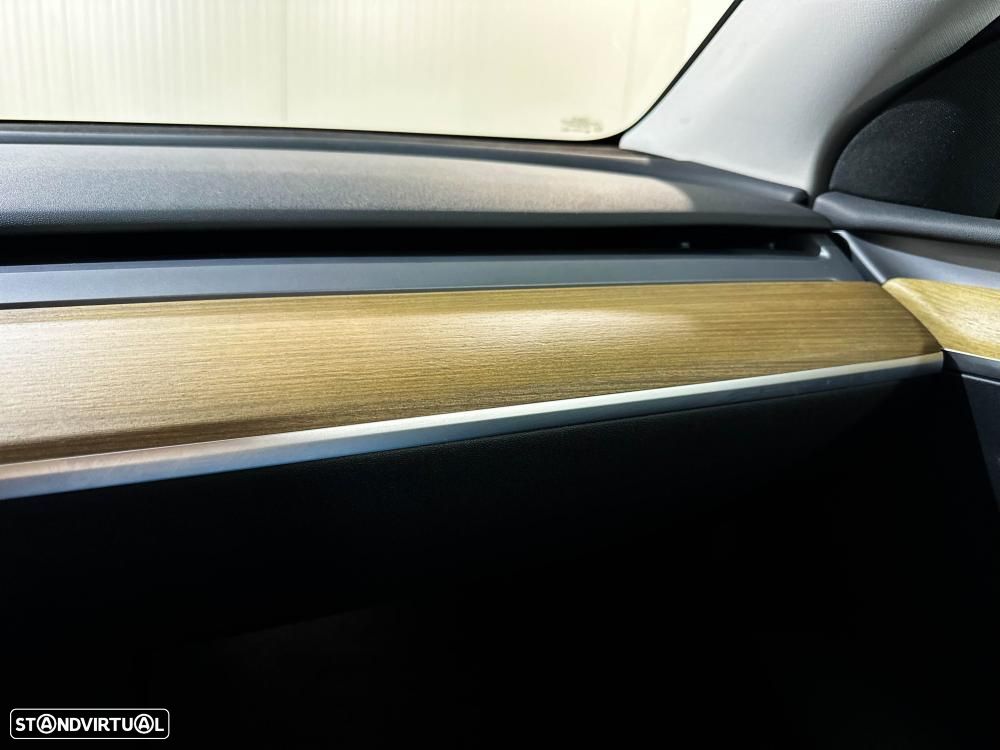 Tesla Model Y Standard - 32