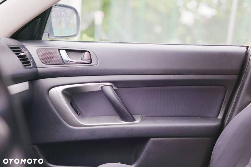 Subaru Legacy - 21