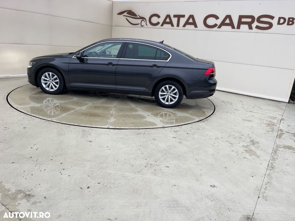 Volkswagen Passat - 8