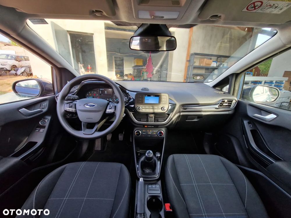 Ford Fiesta - 32