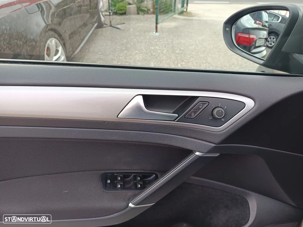 VW e-Golf AC/DC - 16