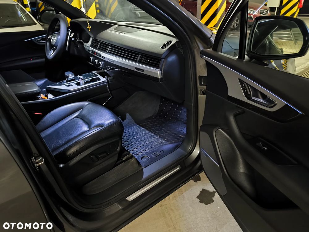 Audi Q7 - 10