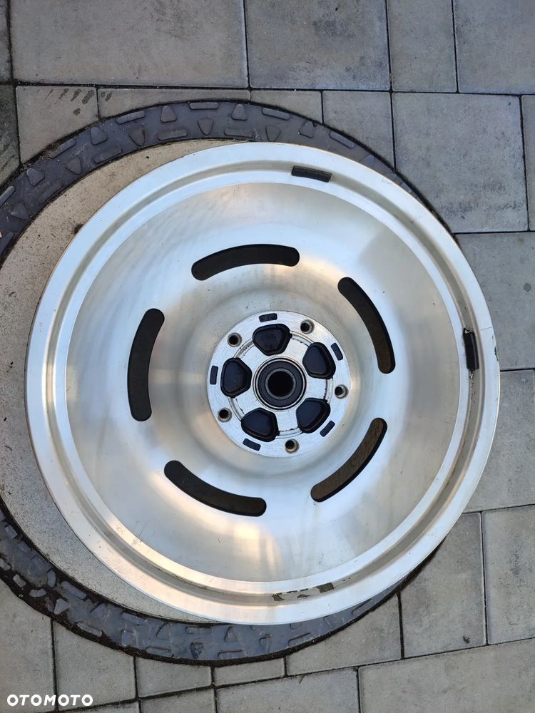 Felga tył Harley Davidson V-Road 18x5,5 - 7