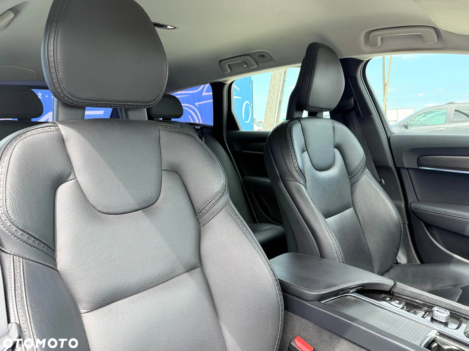 Volvo V90 Cross Country D4 AWD - 17