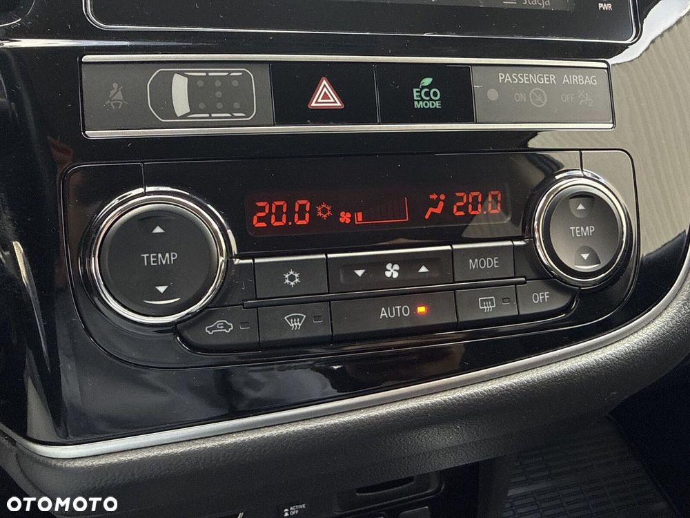 Mitsubishi Outlander 2.0 Intense + 4WD CVT - 26