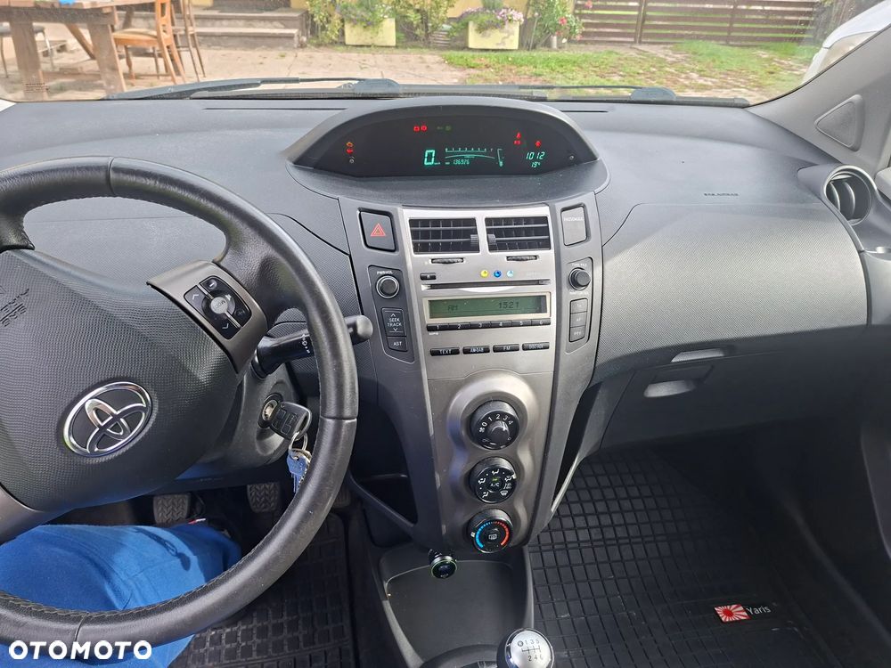 Toyota Yaris - 5