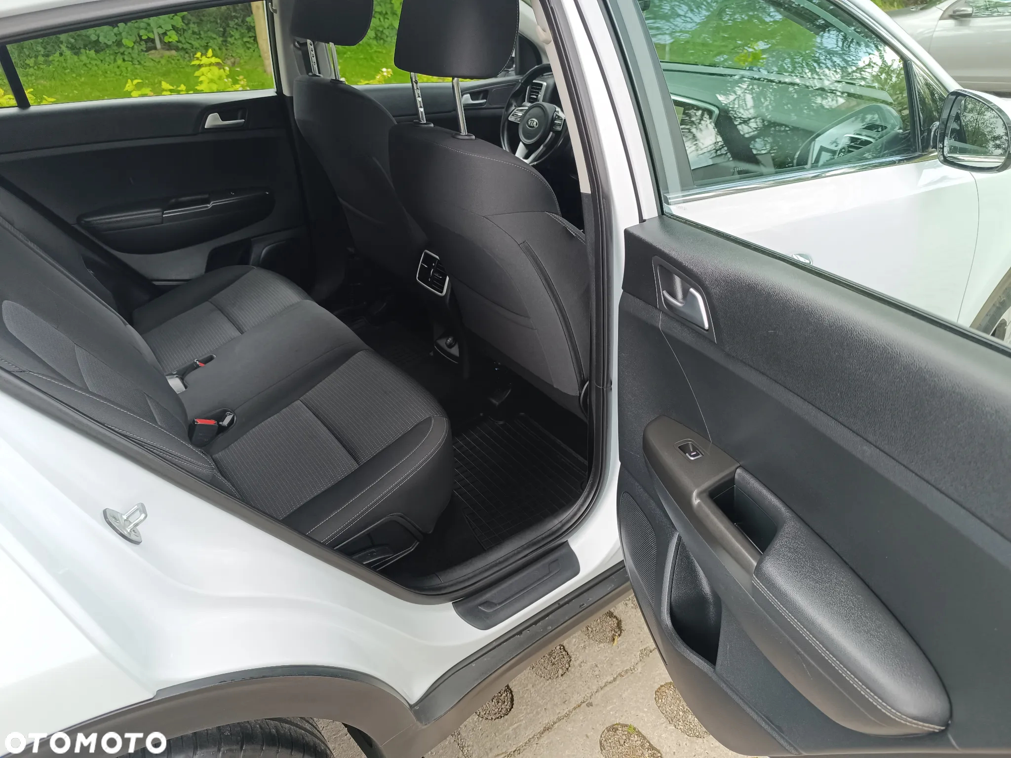 Kia Sportage 1.6 CRDI Black Edition Plus 2WD - 30