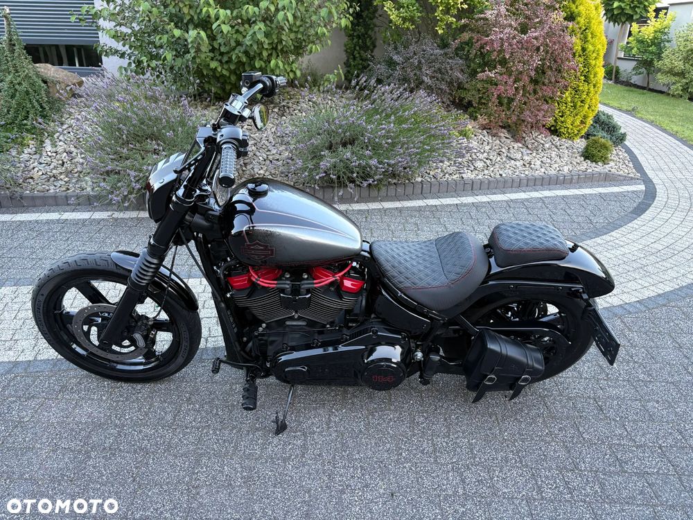 Harley-Davidson Softail Street Bob - 22