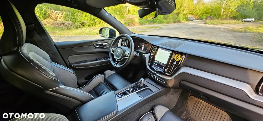 Volvo XC 60 B5 B R-Design - 11