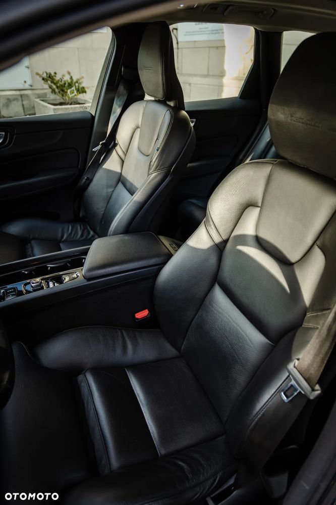 Volvo XC 60 B4 D AWD Inscription - 12