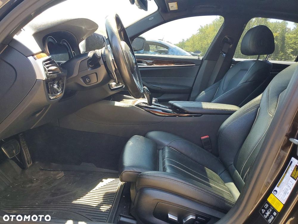 BMW Seria 5 540i xDrive Sport - 8
