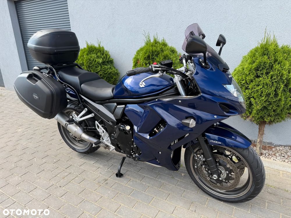 Suzuki GSX - 17