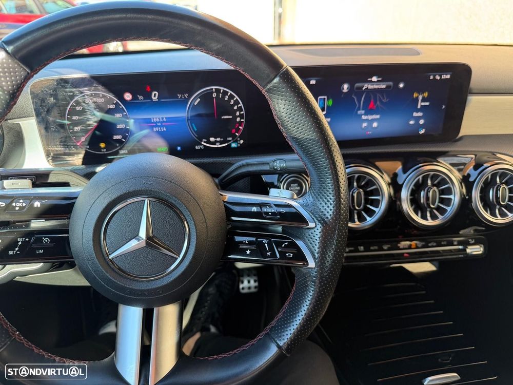 Mercedes-Benz A 250 e AMG Line - 12