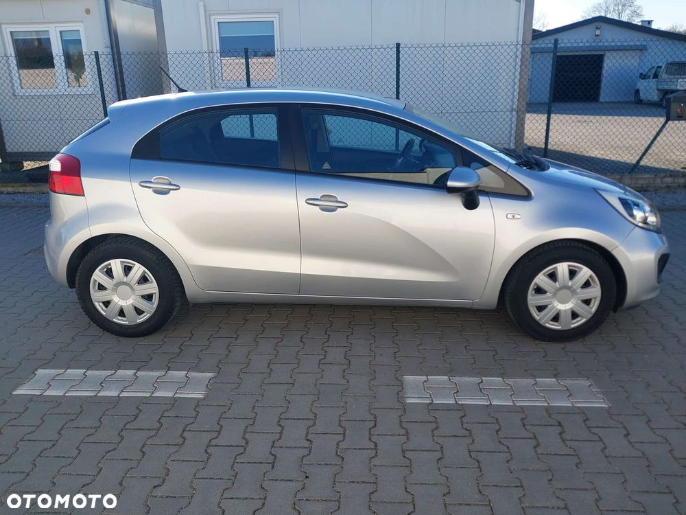 Kia Rio 1.2 M - 8