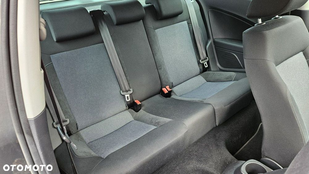 Volkswagen Polo 1.6 Tour Edition - 19