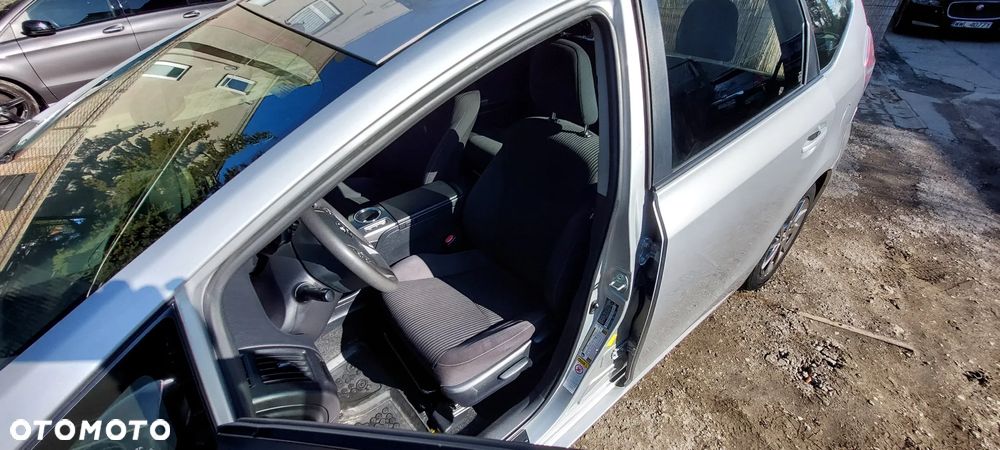 Toyota Prius+ (Hybrid) Comfort - 25