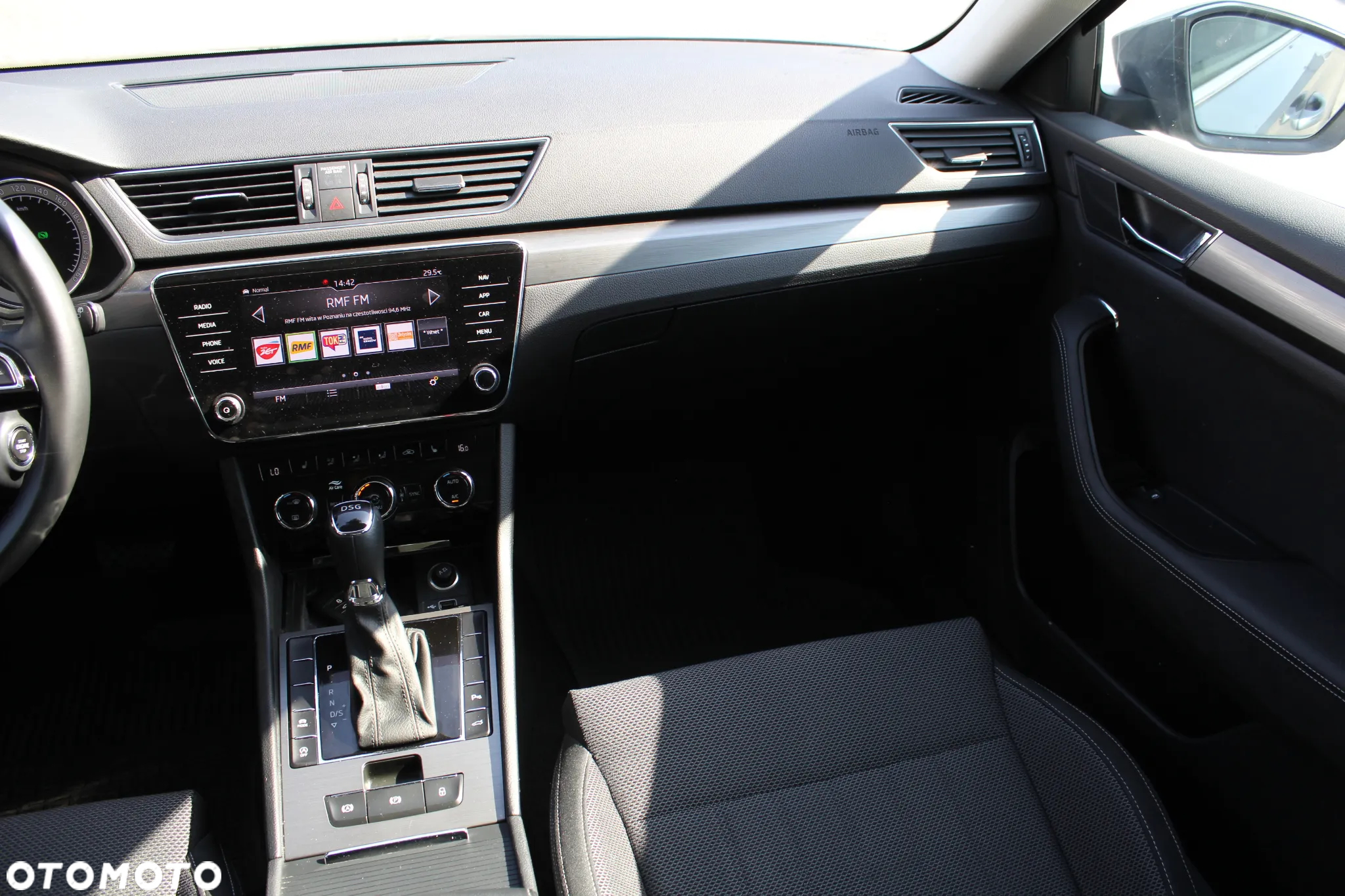 Skoda Superb 2.0 TDI DSG Ambition - 14