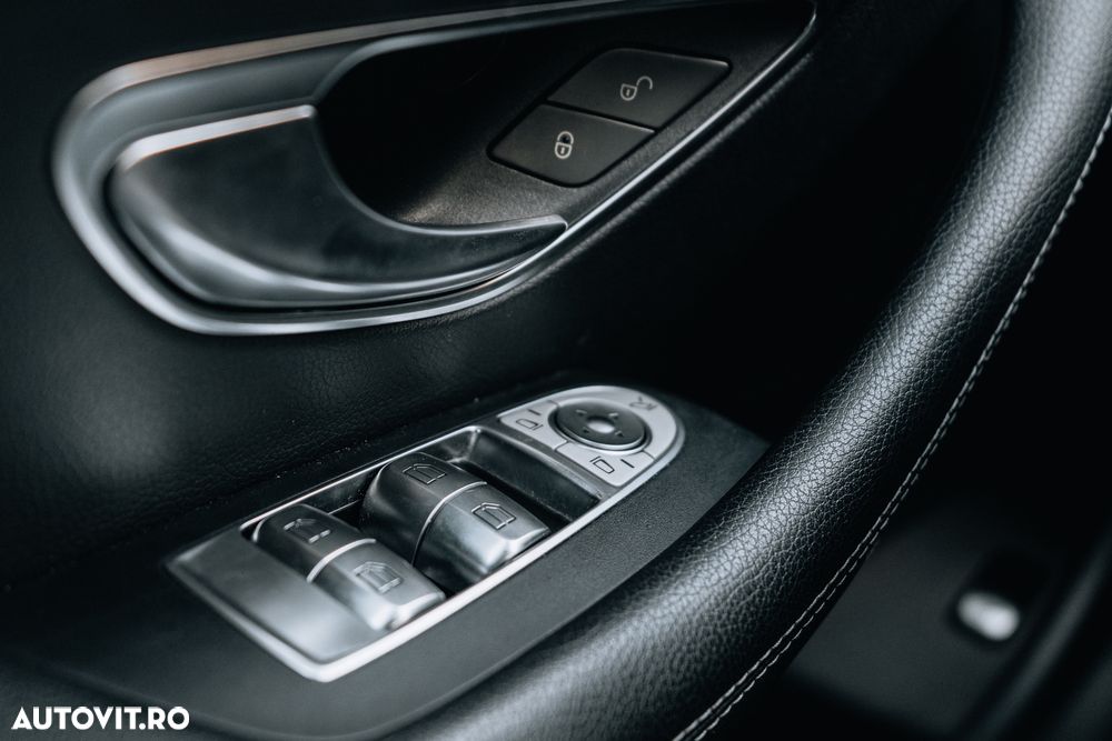 Mercedes-Benz E 220 d 4MATIC - 16