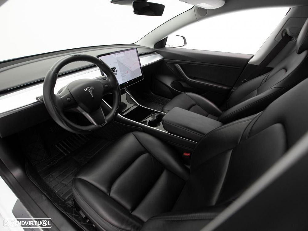 Tesla Model 3 - 9