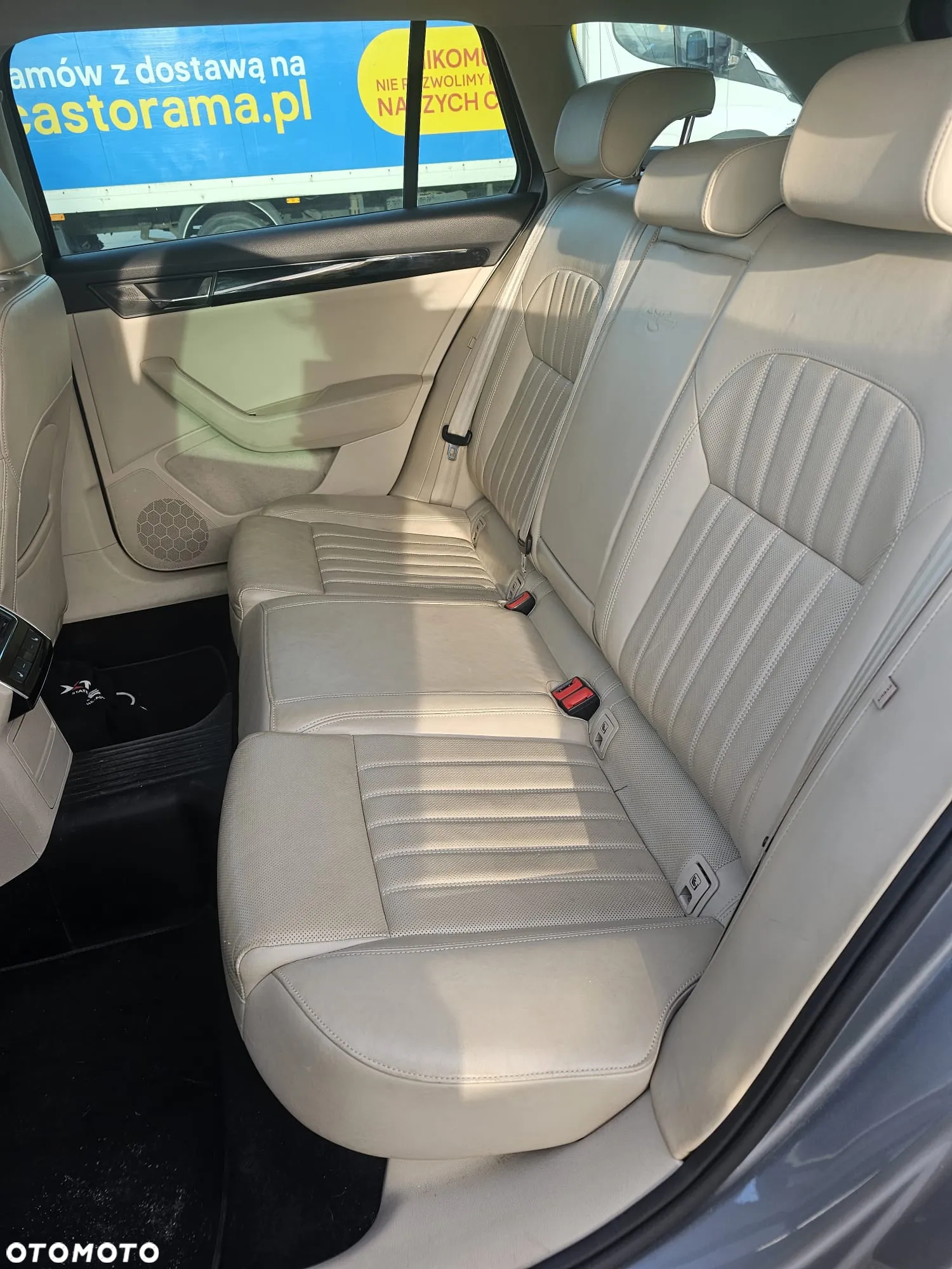 Skoda Superb 2.0 TDI L&K DSG - 12