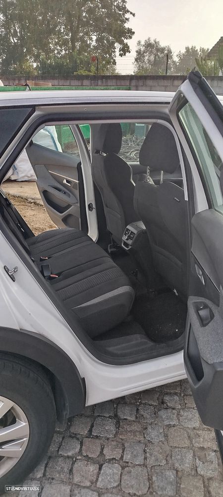 Peugeot 3008 BlueHDi 130 Stop & Start EAT8 Allure - 16