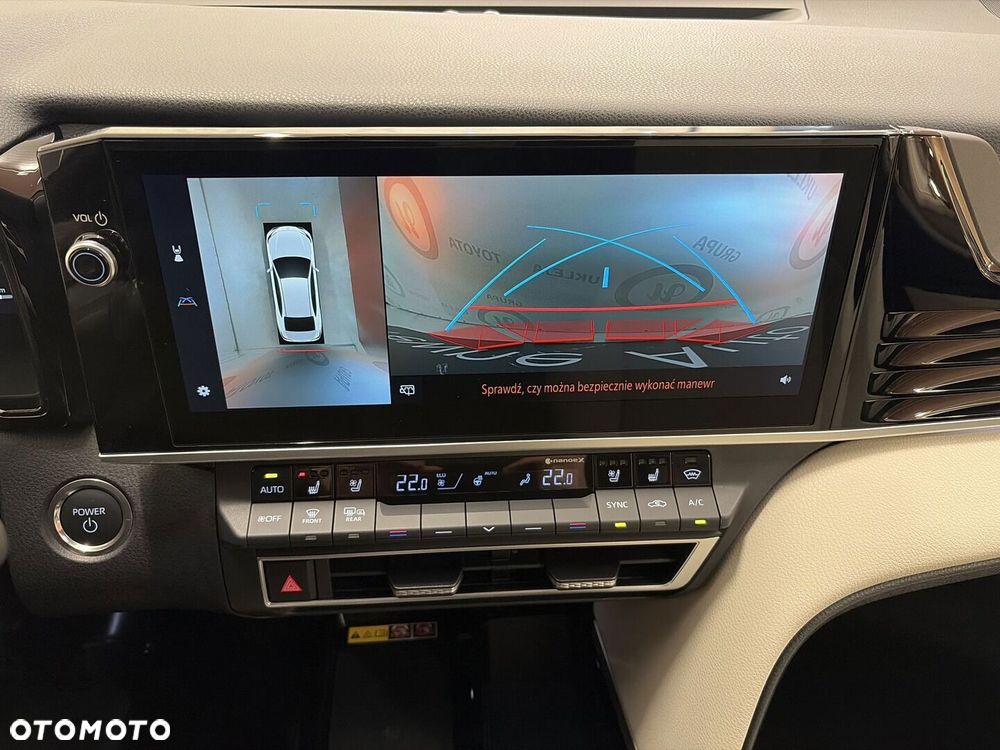 Toyota Camry - 17