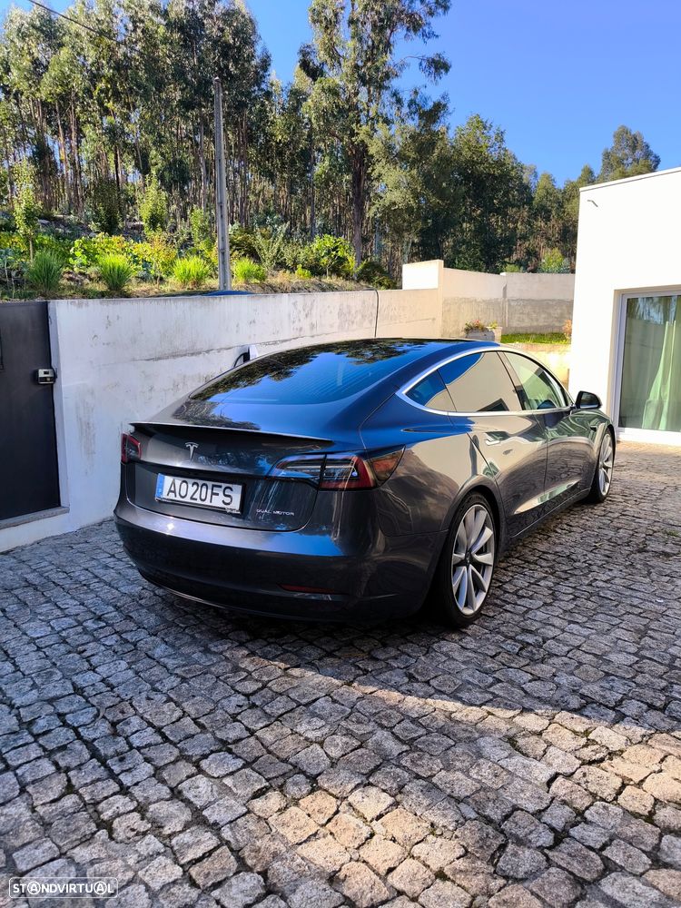 Tesla Model 3 Long Range AWD Dual Motor — fotografia 4