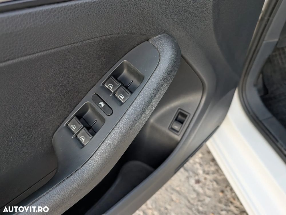 Volkswagen Jetta 1.2 TSI Trendline - 23