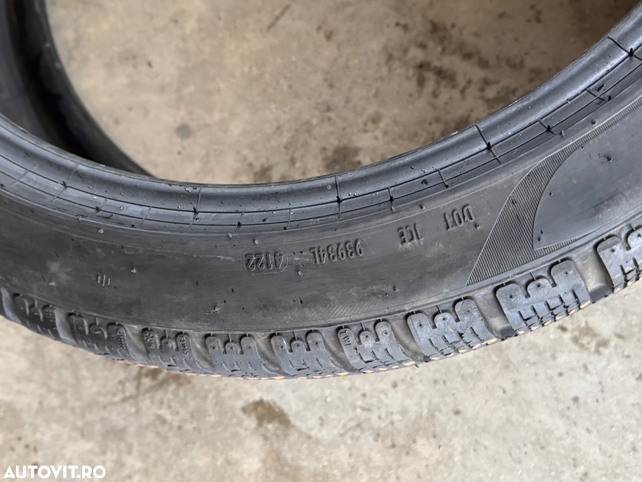 Vând 2 anvelope 245/40/19 Pirelli de iarnă ca noi - 7