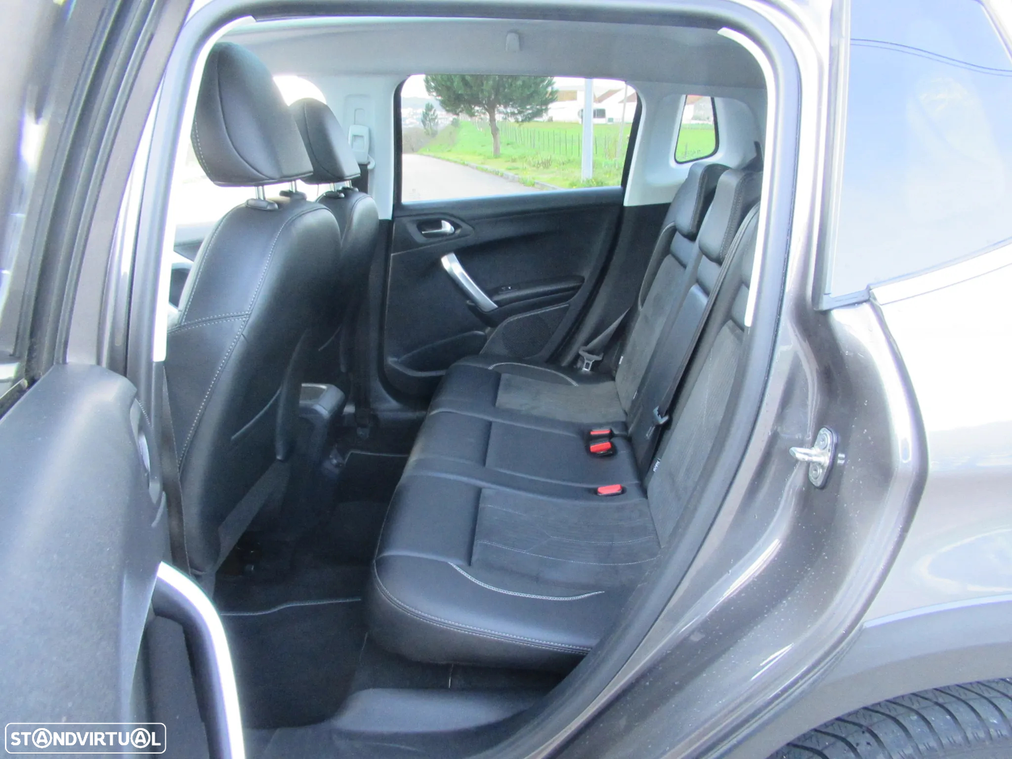 Peugeot 2008 1.6 BlueHDi Crossway - 29