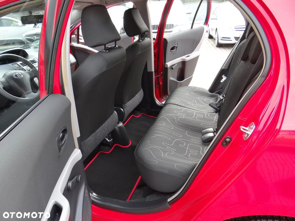 Toyota Yaris 1.0 Terra EU5 - 37