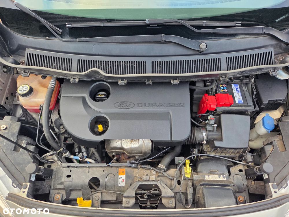 Ford Tourneo Courier ver-1-5-tdci-trend - 37