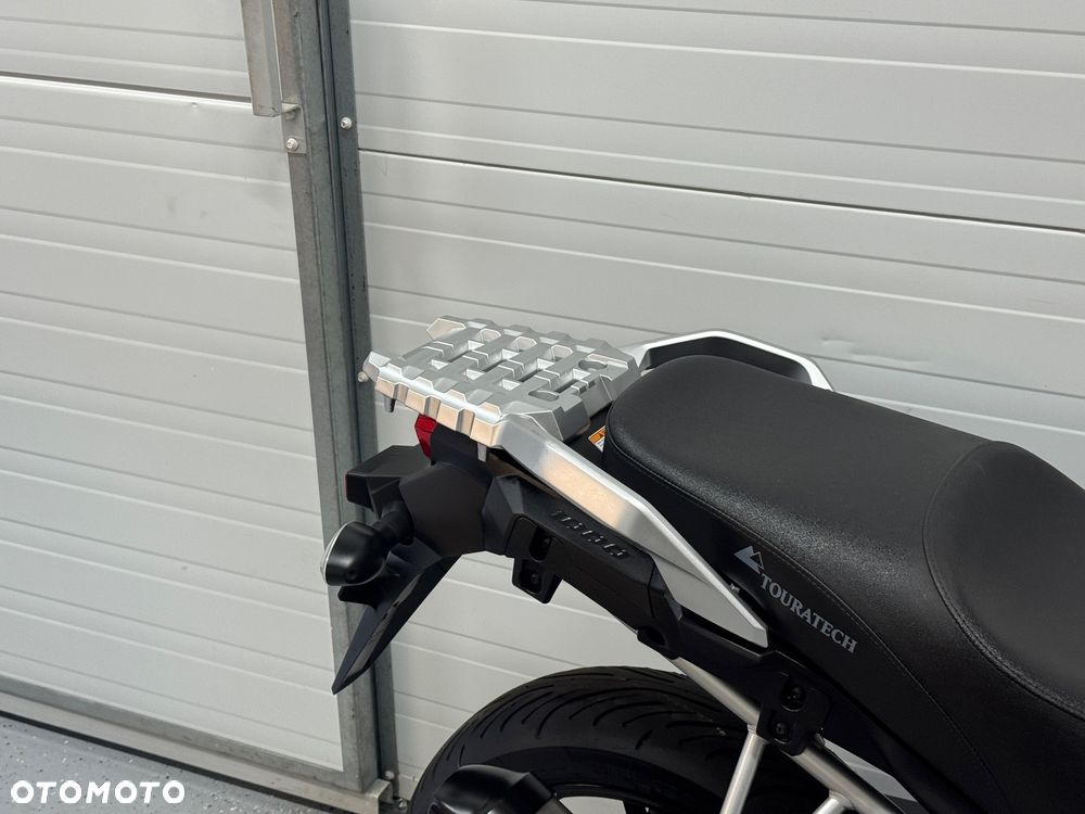 Suzuki V-STROM - 10