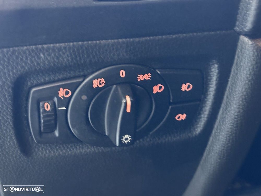 BMW 120 d DPF Edition Sport - 17