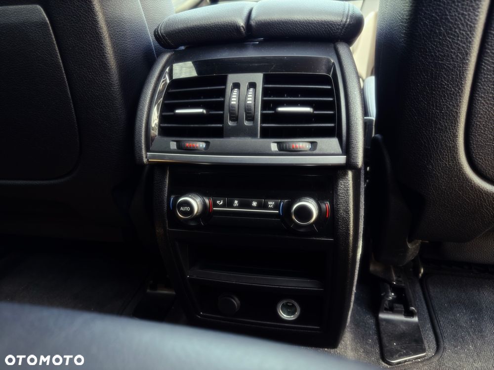 BMW X5 xDrive35i - 10