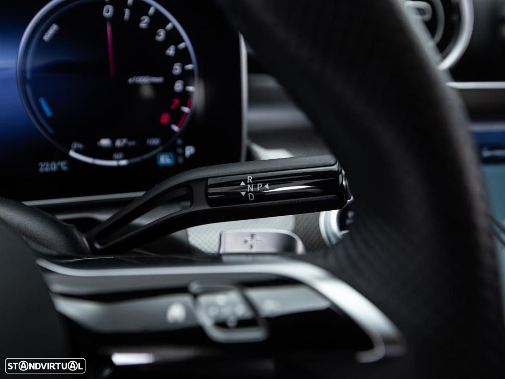 Mercedes-Benz C 300 e T 9G-TRONIC AMG Line — fotografia 20