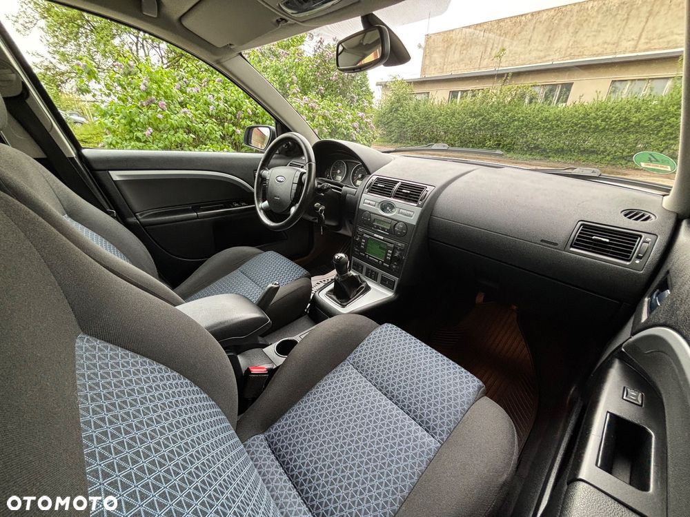 Ford Mondeo 2.0 Viva Titanium - 29