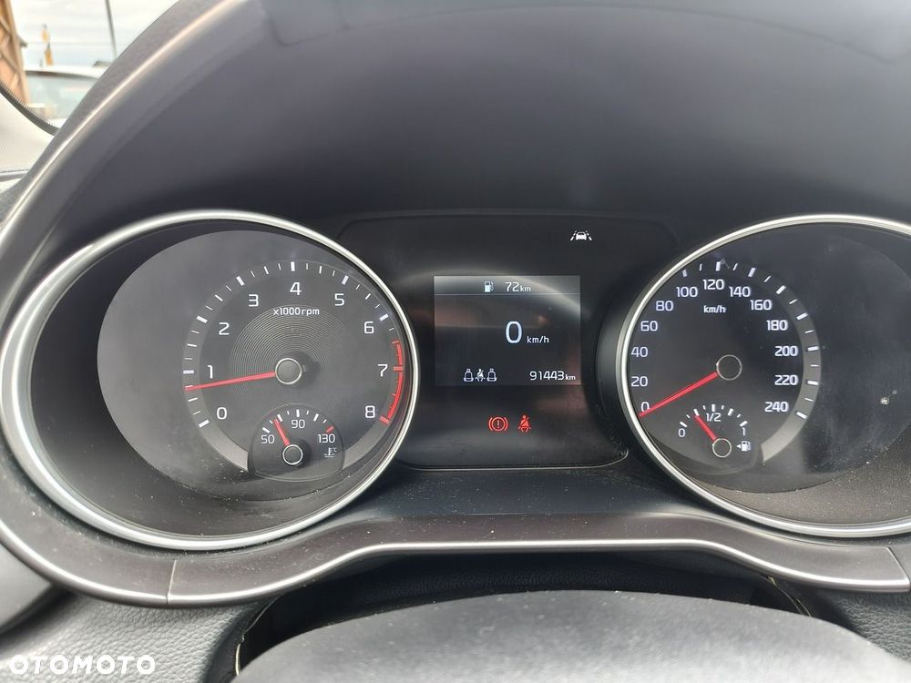 Kia Ceed - 8