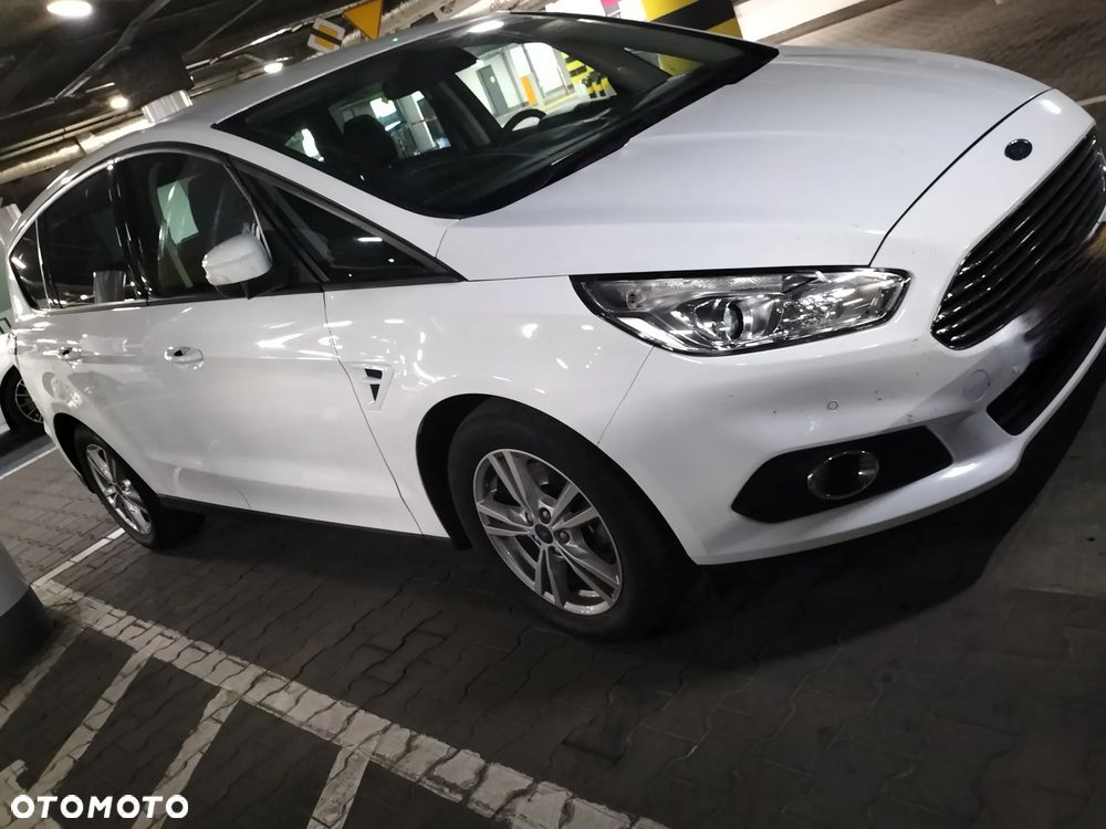 Ford S-Max - 11