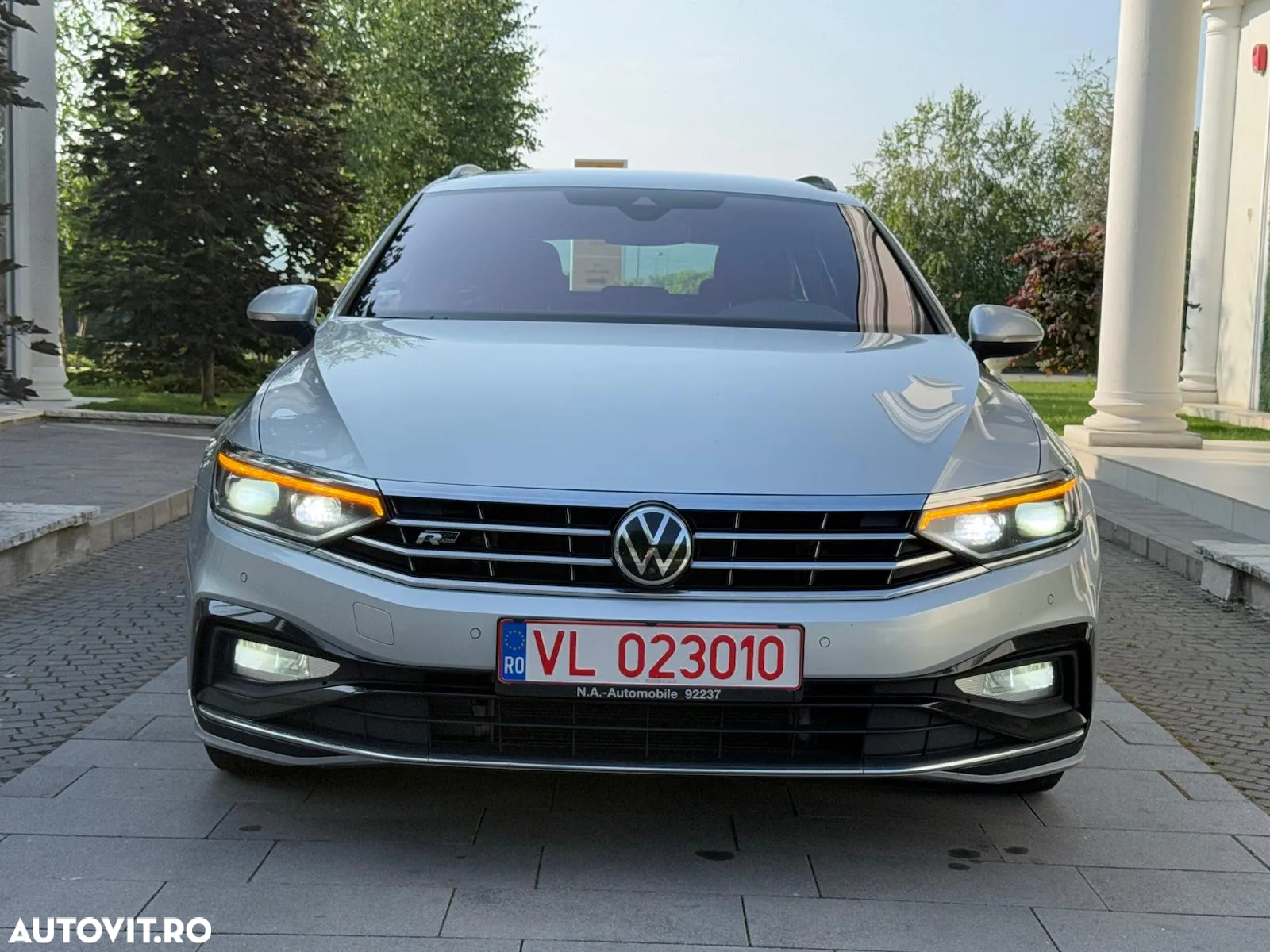 Volkswagen Passat Variant 2.0 TDI SCR DSG Business - 5