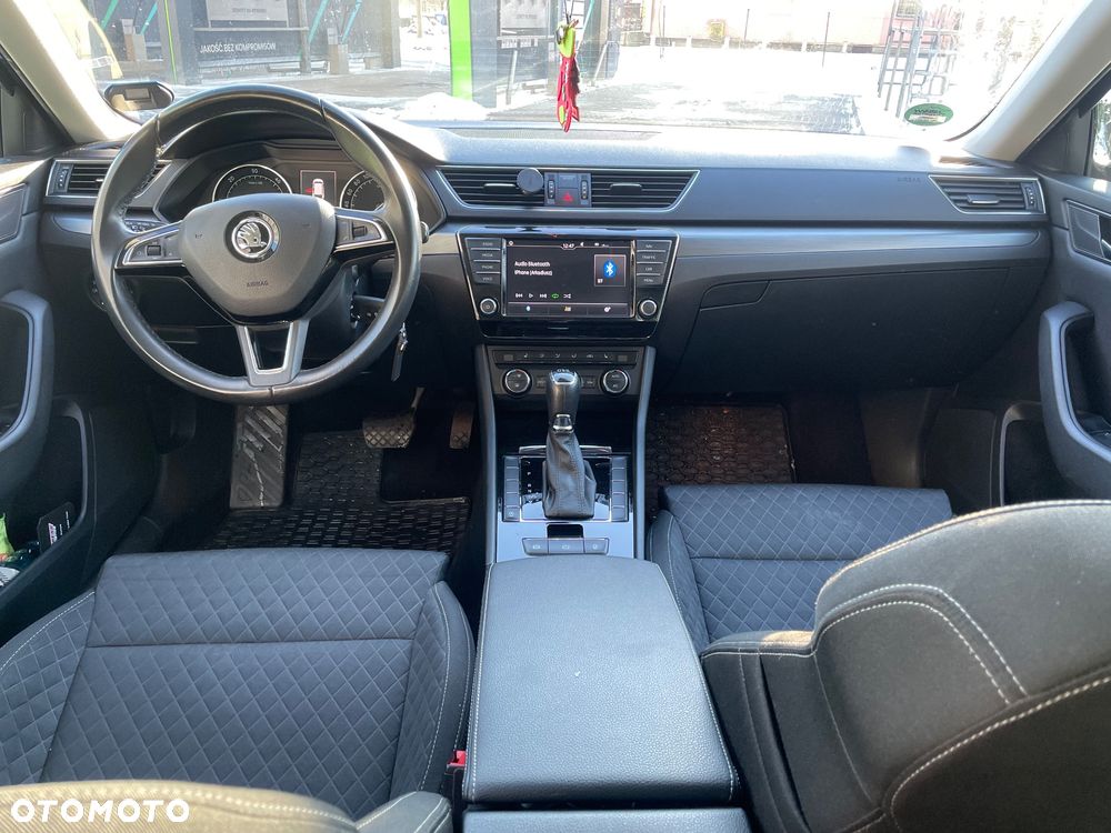 Skoda Superb ver-2-0-tdi-style-dsg - 8