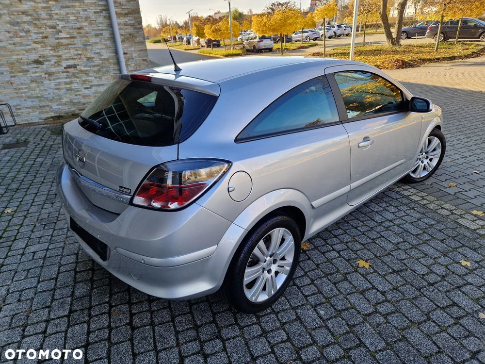Opel Astra GTC 1.6 Catch me - 15