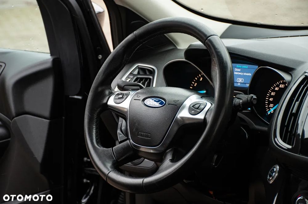 Ford Kuga 1.6 EcoBoost 2x4 Titanium - 26