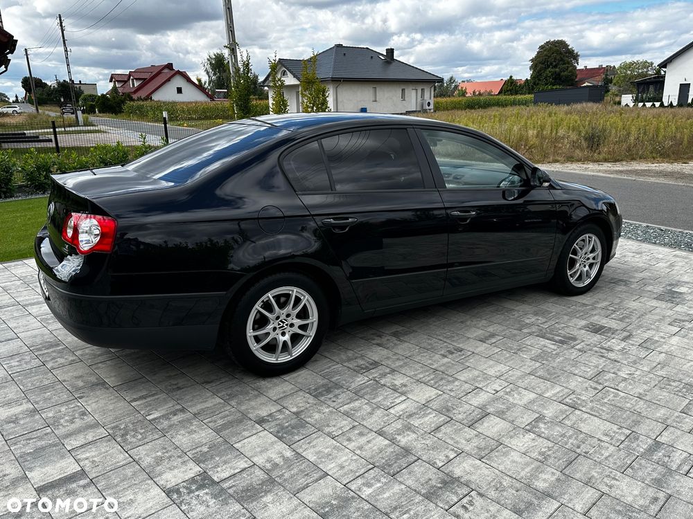 Volkswagen Passat - 12