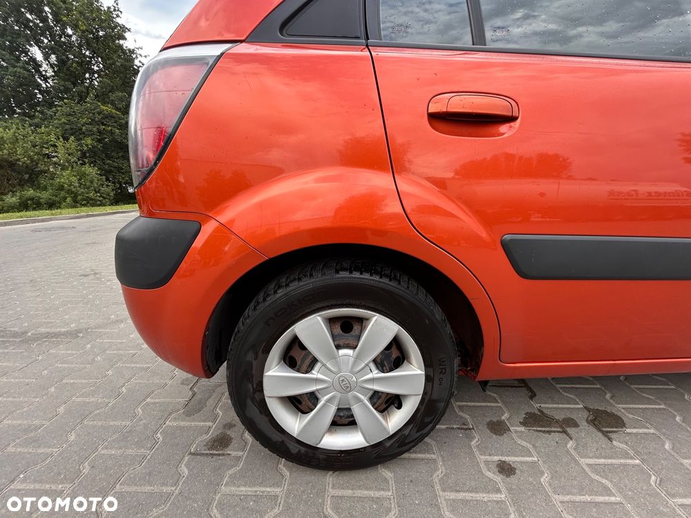Kia Rio - 12