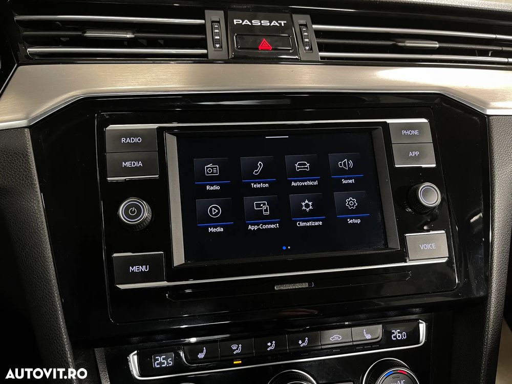 Volkswagen Passat 2.0 TDI DSG Highline - 18